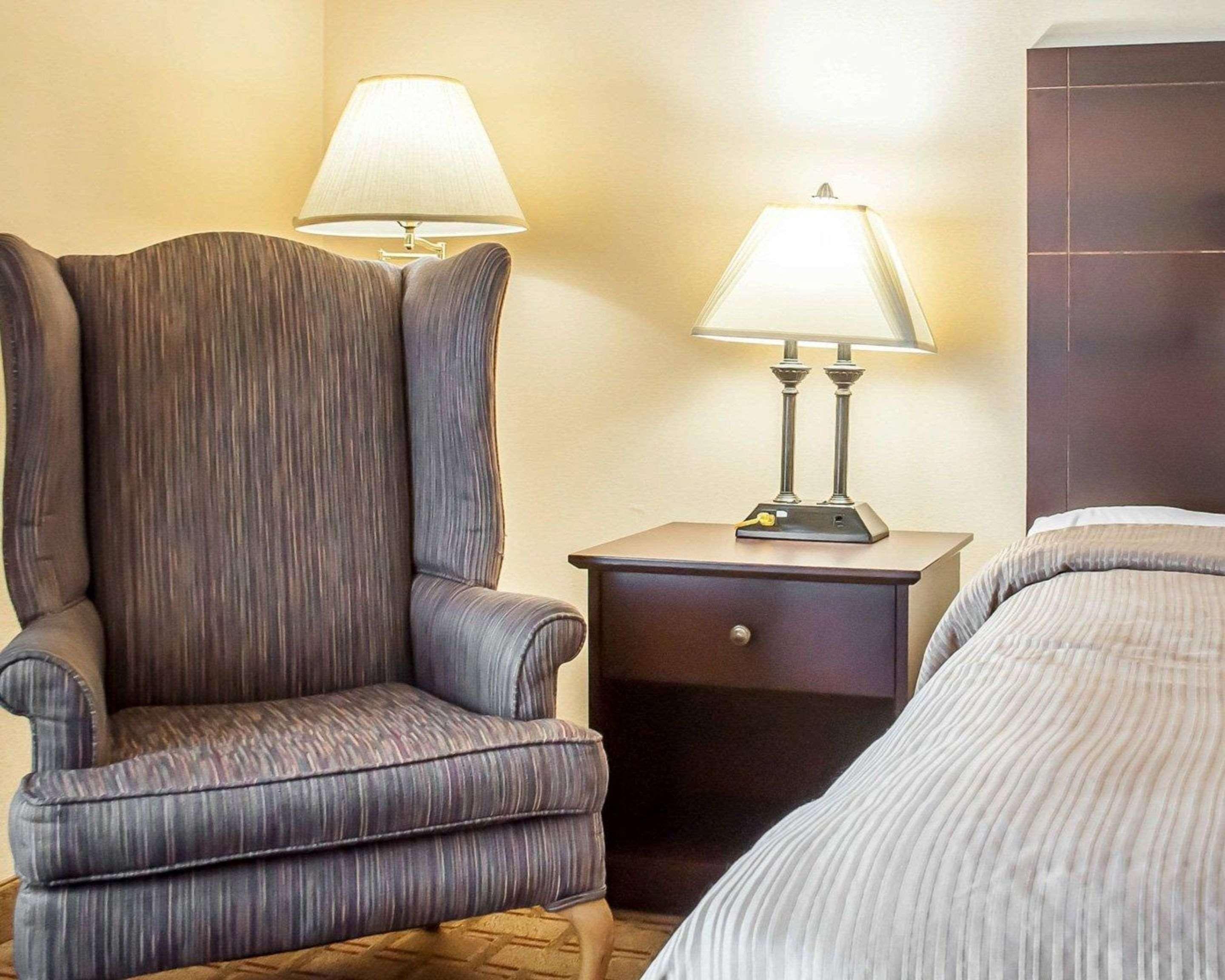 Quality Inn Airport Cheektowaga Exterior foto