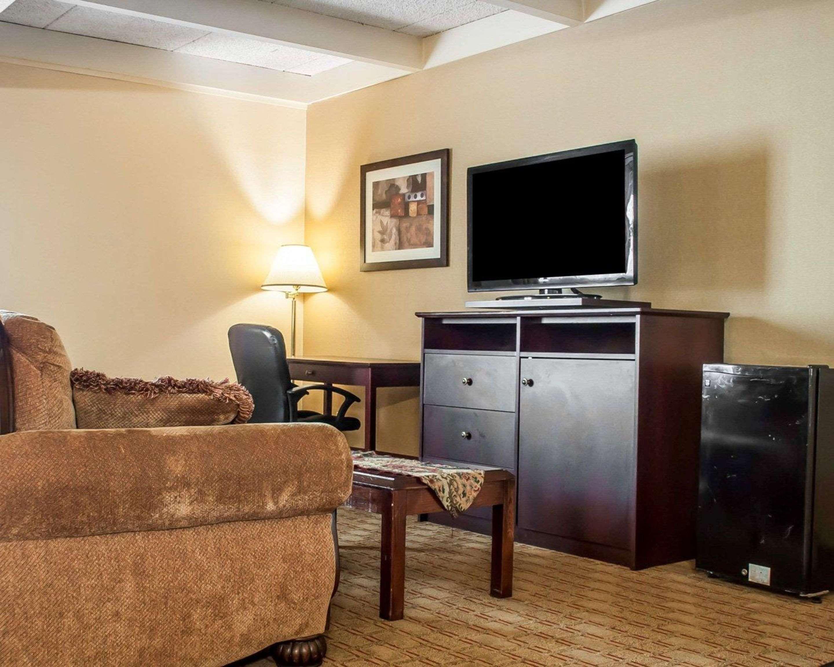 Quality Inn Airport Cheektowaga Exterior foto