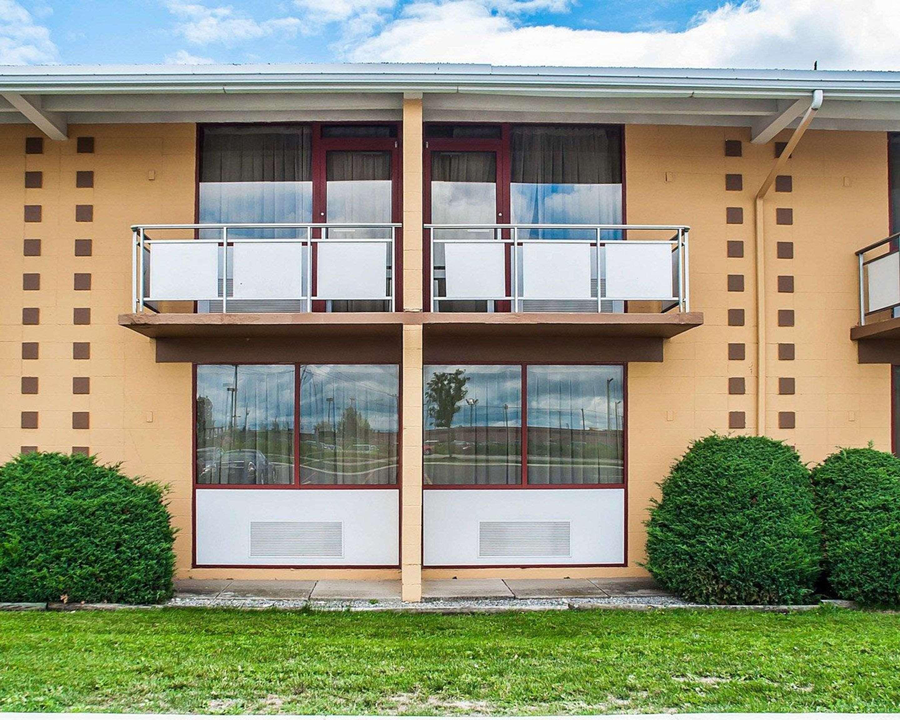 Quality Inn Airport Cheektowaga Exterior foto