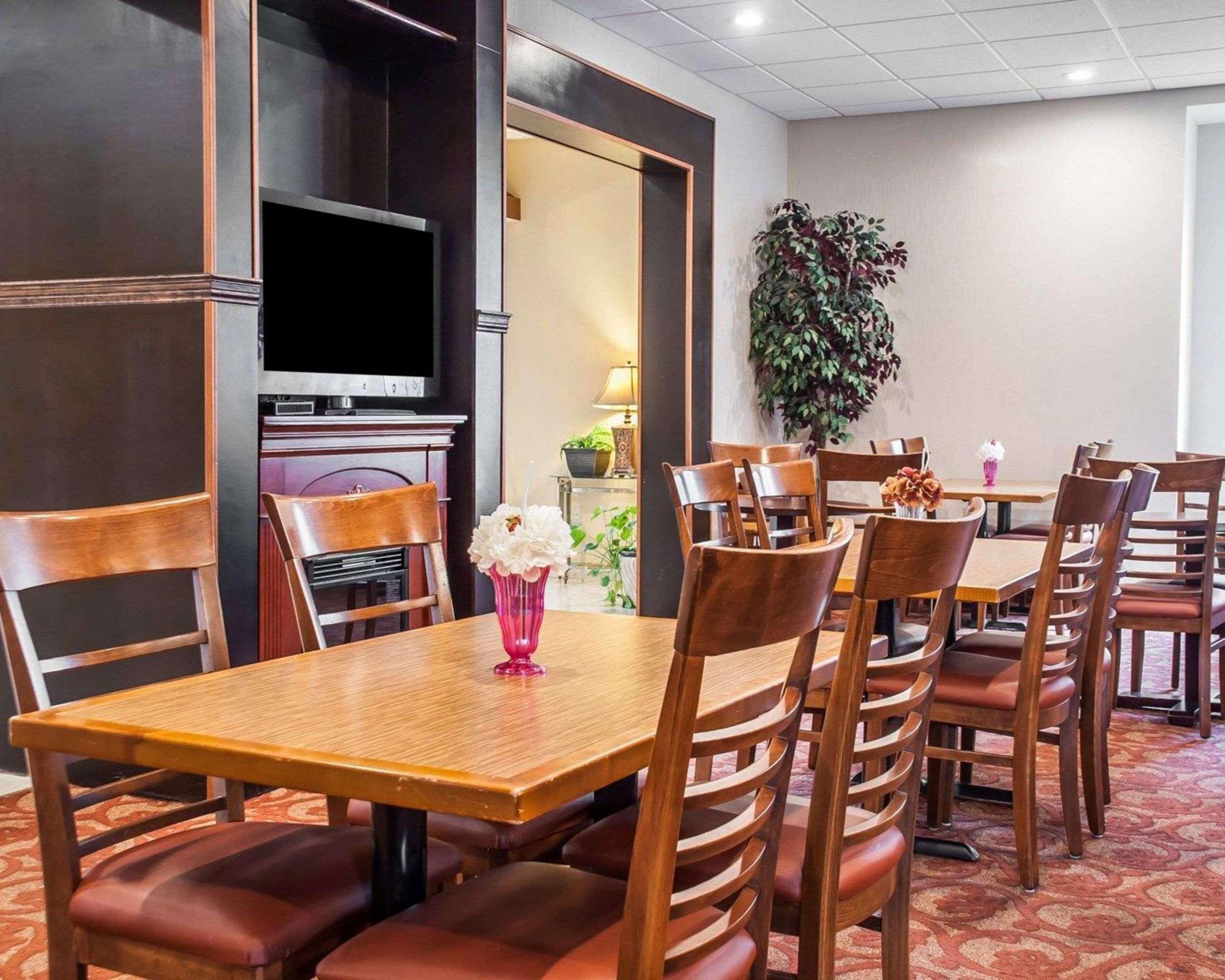 Quality Inn Airport Cheektowaga Exterior foto